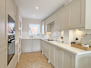 Photo 8- click for photo gallery